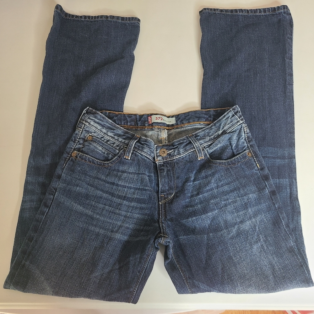 Levi's 572 boot cut size 28x32